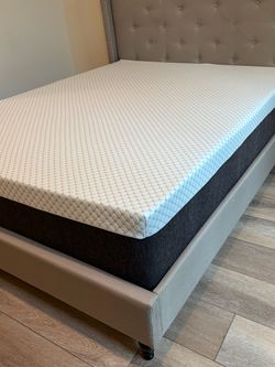 Luxury  memory foam full size 12” New mattress in a plastic sealed.       Venta de colchones  Hablamos Español  ☎️📲call or Tex (213)713-74-89   Habla
