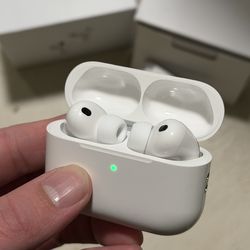 Apple AirPods Pro (3rd Generation) – Active Noise Cancellation – Like New