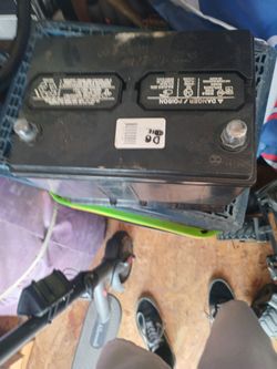 12 volt car battery