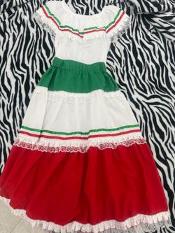 Vestido de hispanidad  para niña