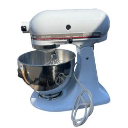 White KitchenAid KSM90 300W Ultra Power Stand Mixer And Silver Bowl Excellent