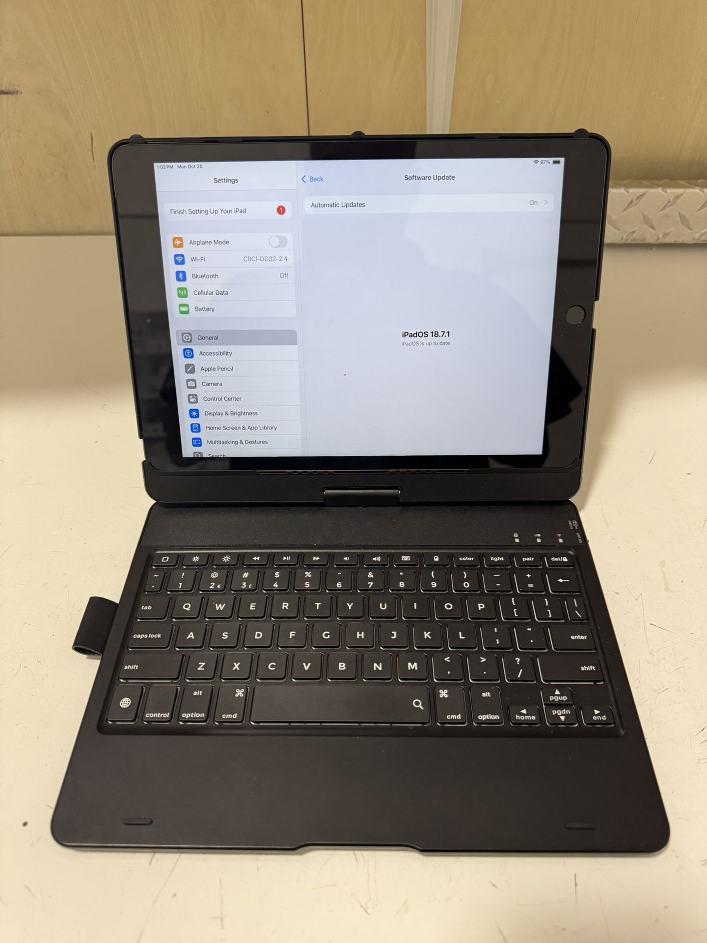 iPad 7th Gen With Keyboard