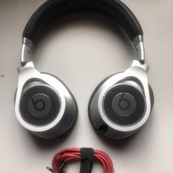 Beats By Dre 🎧 Headphones Executive Silver Color