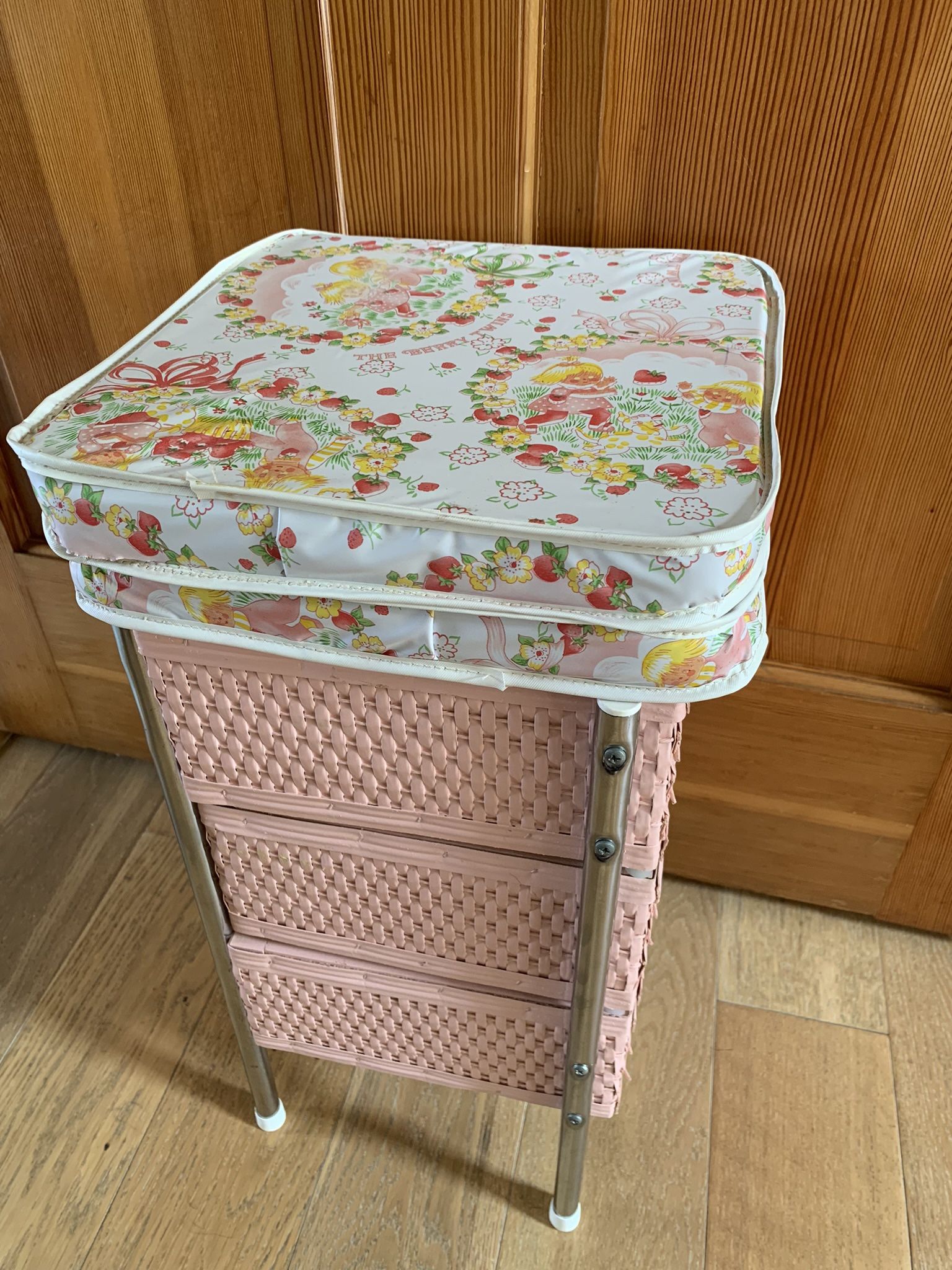 Vintage The Berry Twins Wicker Doll Changing Table