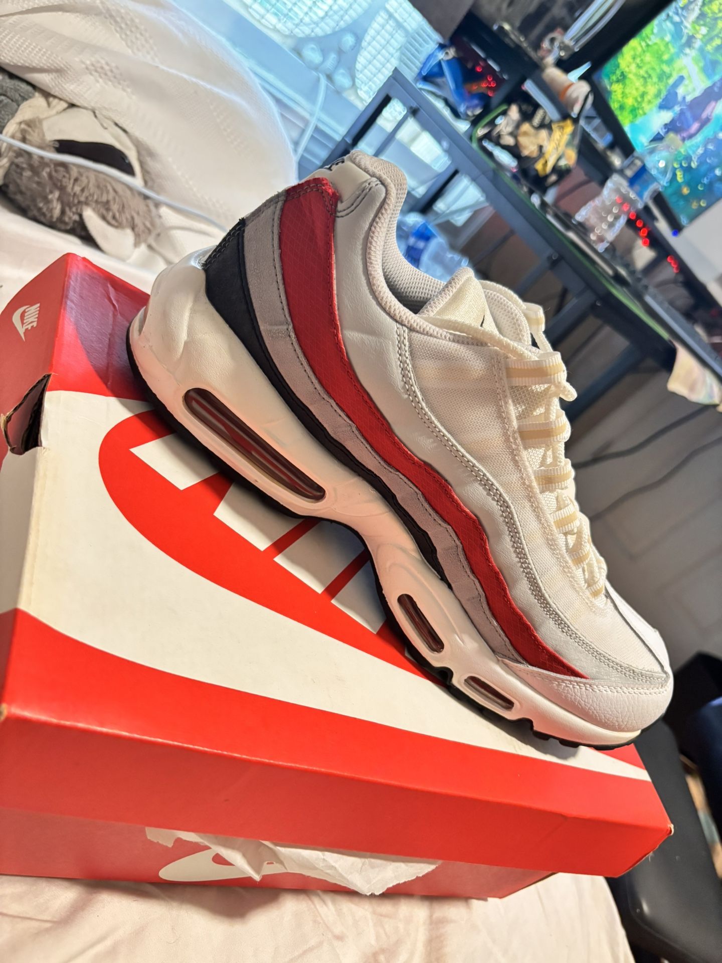 NIKE AIR MAX 95 ESSENTIAL