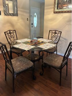 Round glass dining room table set