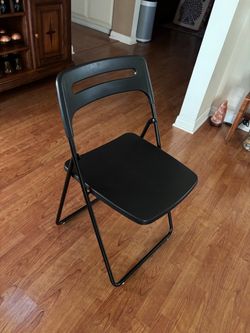 SET OF (15) FOLDING CHAIRS