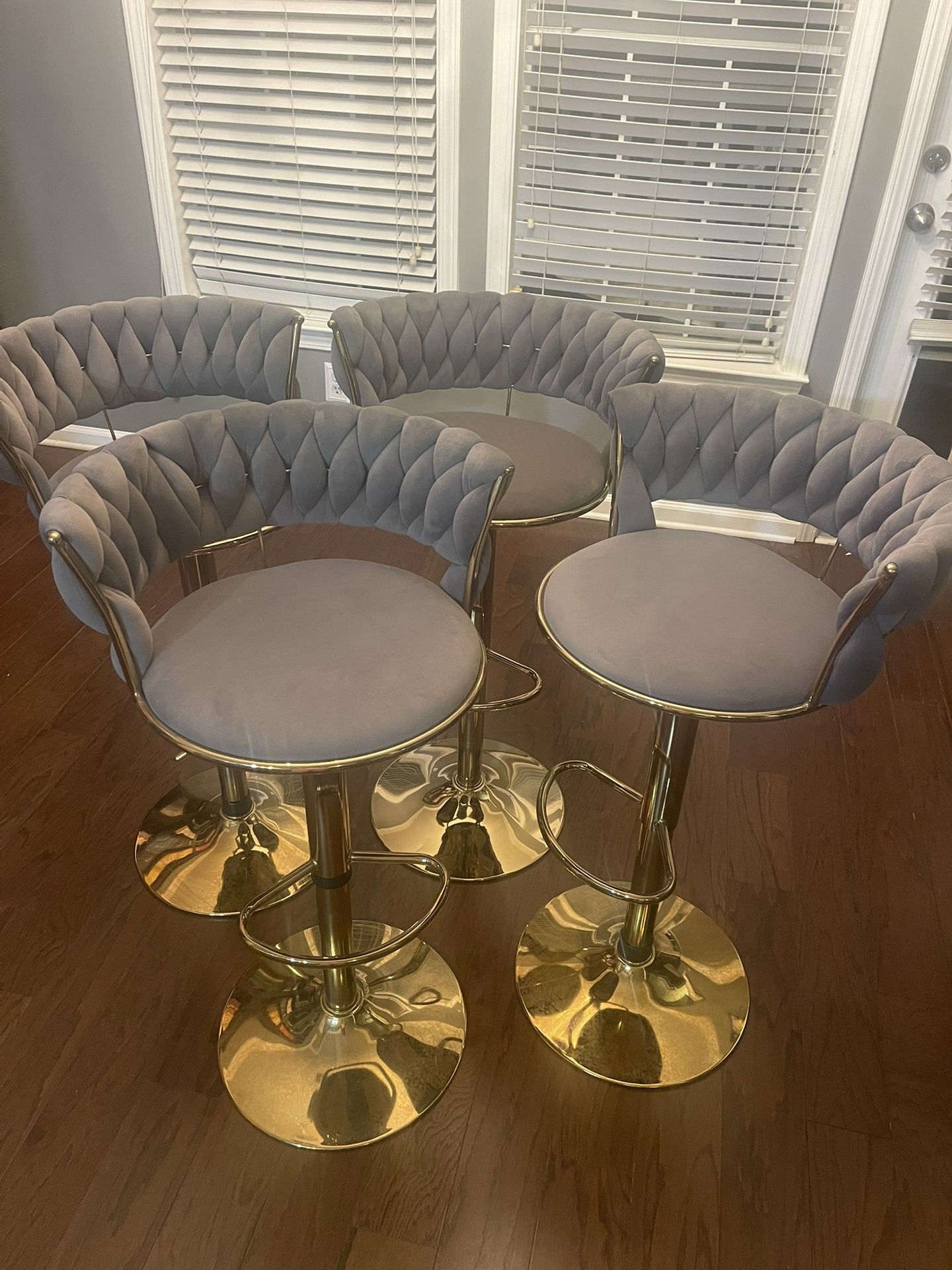 Set of 4 Velvet Swivel Bar Stools – Grey Low Back  