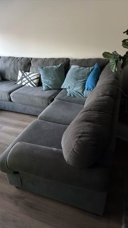 Beautiful 3 Piece sectional