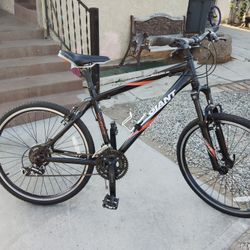 Bicicleta Rodado 26 Cuadro De Aluminio Marca Giant 