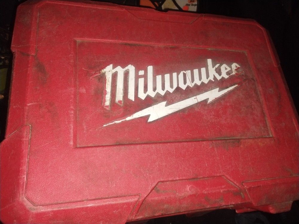 Milwaukee Deep Cut Band saw