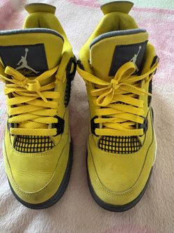 Selling 🔥 Jordan 4 Retro GS “Lightning” (2021) ⚡️