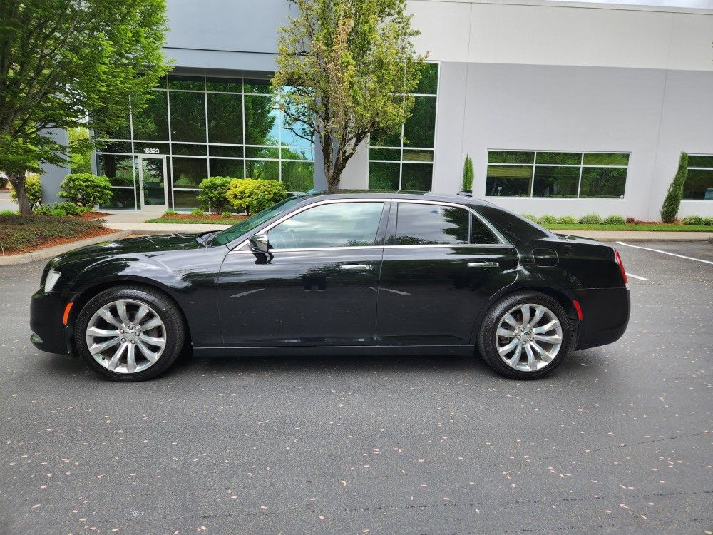 2018 Chrysler 300