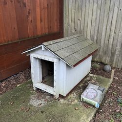 FREE Dog House FOR   FREE