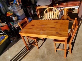 Dining Table and Chairs (Free Delivery)