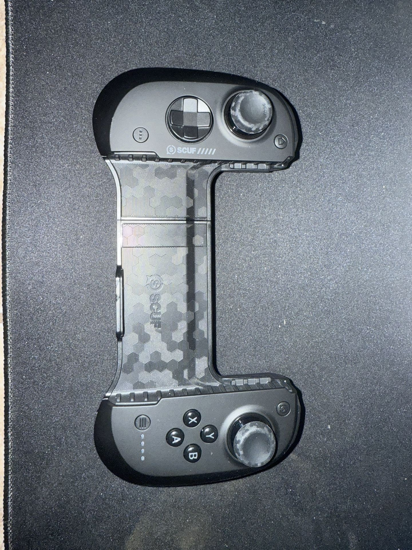 SCUF Nomad