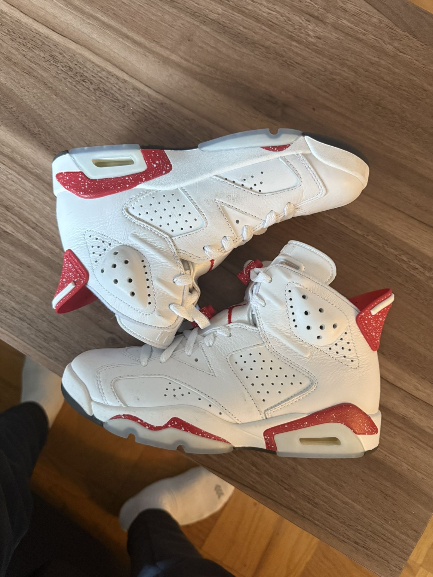 Air Jordan 6 “Red Oreo”