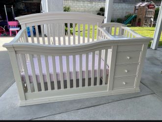 Baby crib/bed