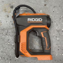 RIDGID 18V Cordless Portable Inflator (Tool Only)