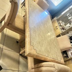  Beautiful Dining Table And 4 Chairs 