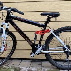 Black&White Mountain Bike 