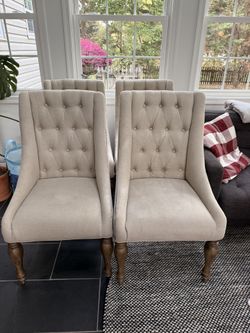 Havertys Avondale II Dining Room Set – Settee Bench and 4 Chairs