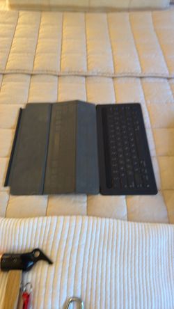 Apple Smart Keyboard Folio