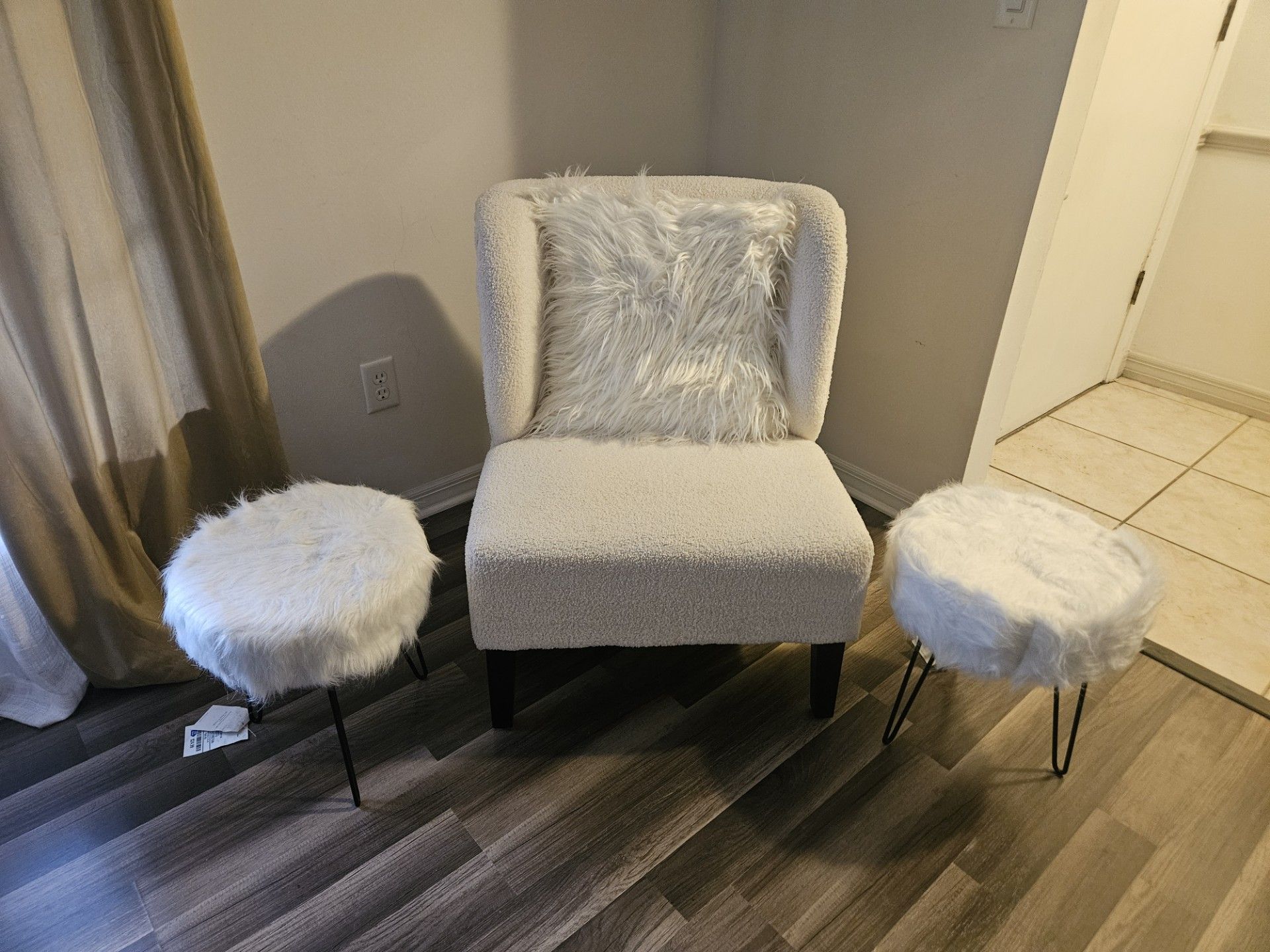 4 Vanity stool chair
