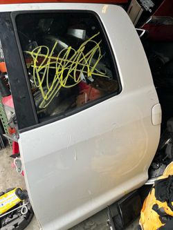 2012 Toyota tundra driver side back door