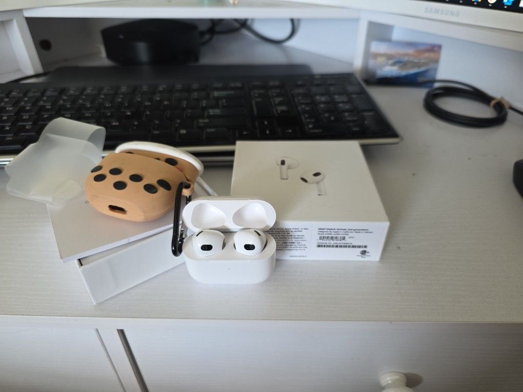 Airpods 3rd Gen Earbuds