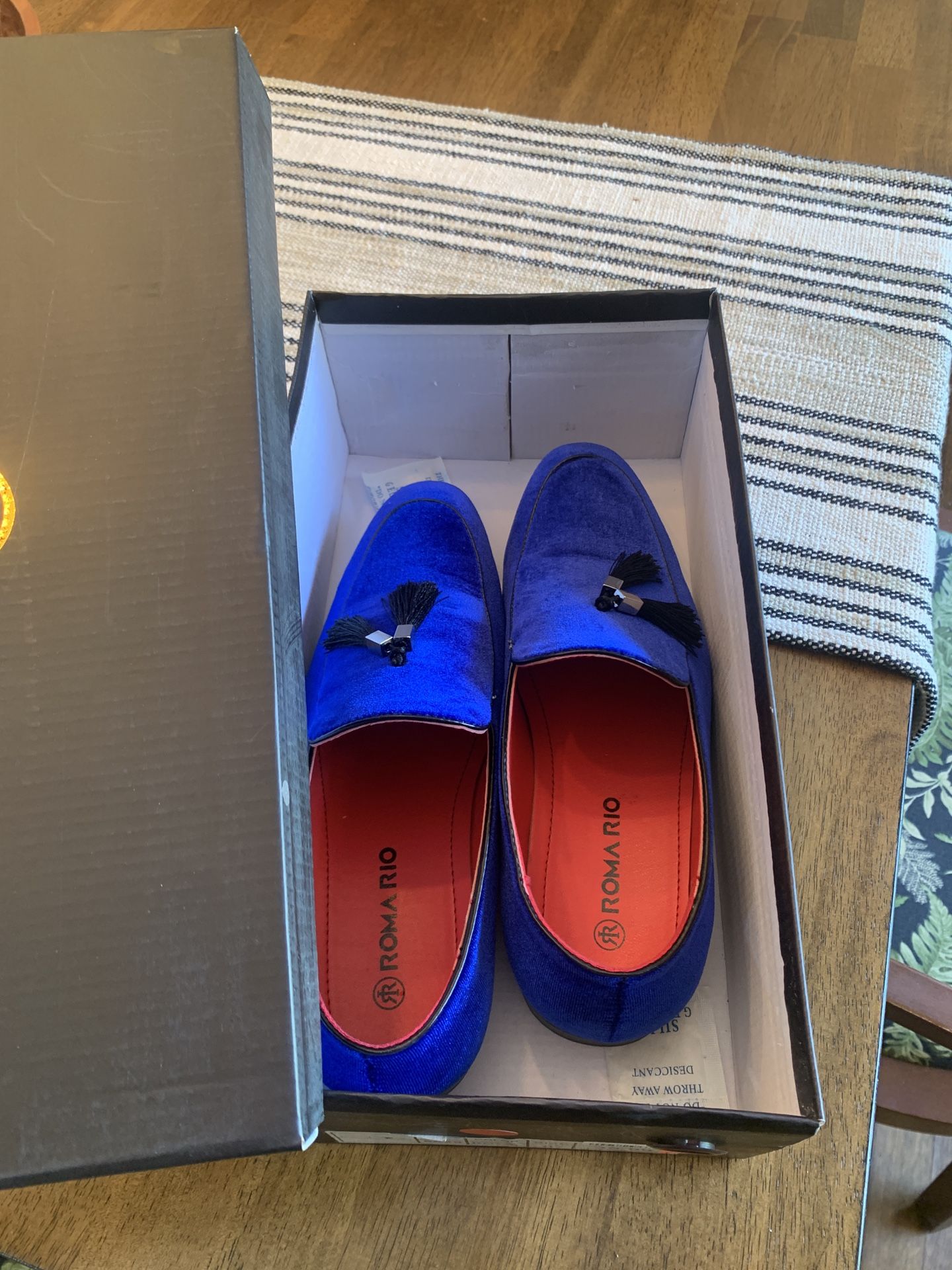 Romario Blue Velvet Loafers With Tassels