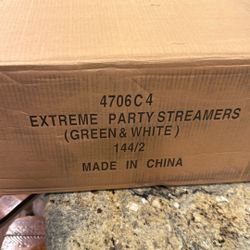 286 Extreme Party Streamers, Green And White Color. Great For Parties Or Weddings All Sealed Brand New.