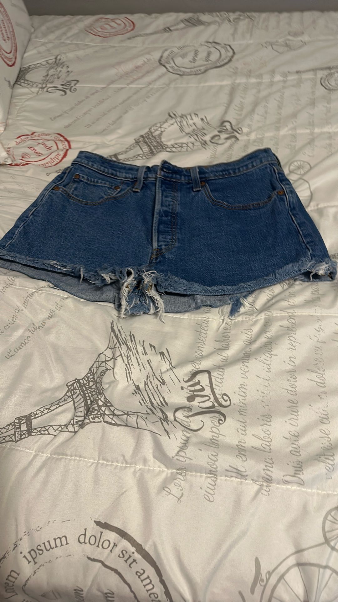 Women Levi Shorts Size 8