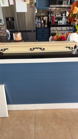 Yellow shelf