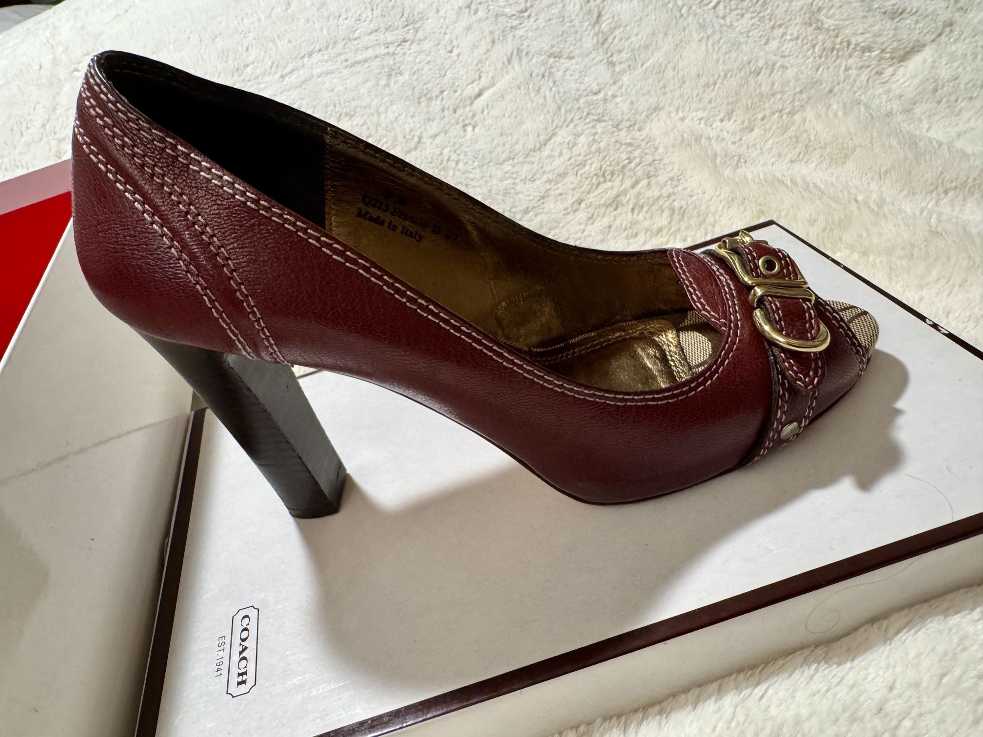 Coach Hi heels Size 9