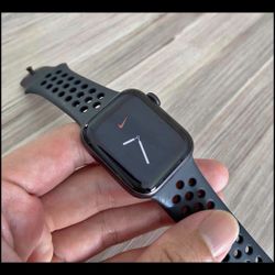 Apple Watch Nike Edition 44mm Series 5