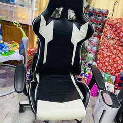 RecliningGaming chair