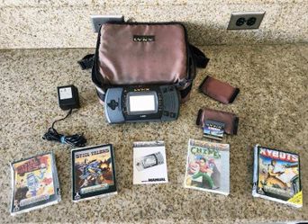 Complete Vintage Atari Lynx Travel System Set ** Tested and working properly ** See Description Plz