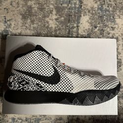 Brand new Nike Kyrie 1 BHM basketball Shoes size 9.5 with box 