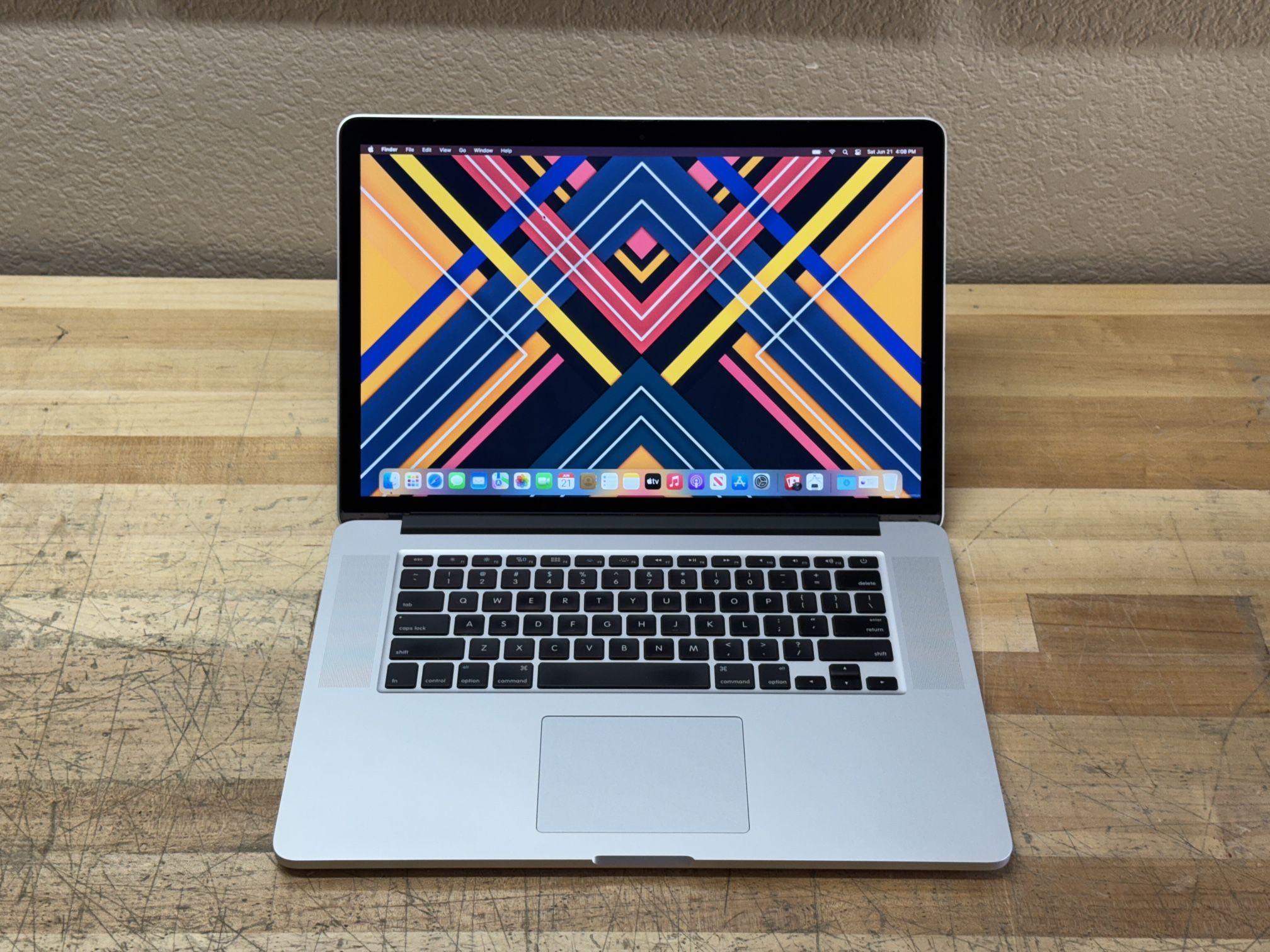 2015 15” MacBook Pro - 2.8 GHz i7 - 16GB - 500GB - 2GB GPU