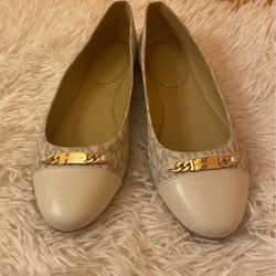 Authentic Michael Kors Vanilla Monogram Size 9.5