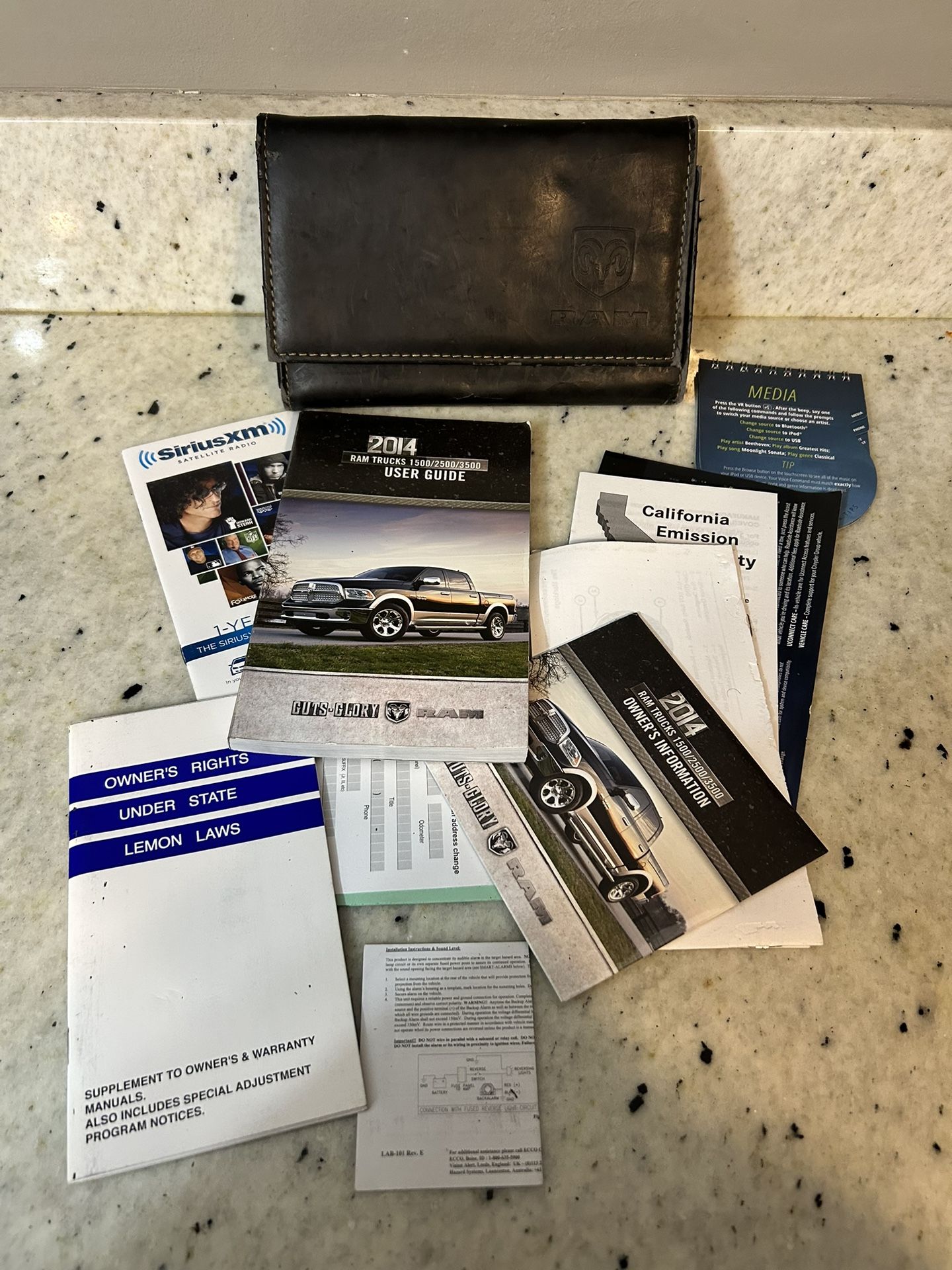 2014 Dodge RAM TRUCKS 1500/2500/3500 Owners Manual User Guide Set & Case