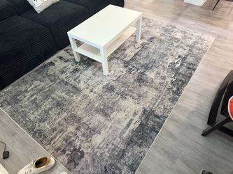 Grey area rug