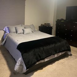 Queen Size Bed With Mattress