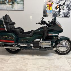 Honda Gold Wing SE 1500 cc