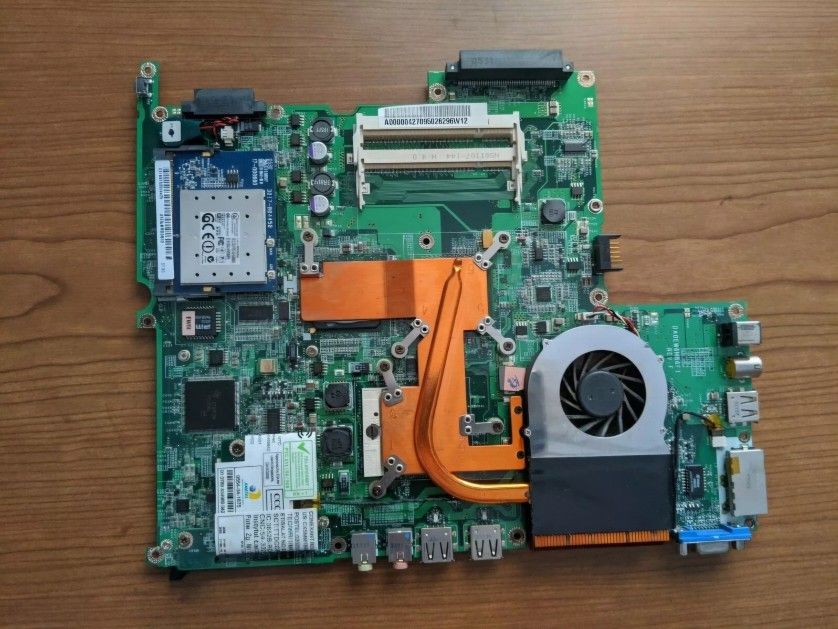 Toshiba Satellite L25-S119 Motherboard DA0EW6MB6F1 Rev F, 479 Socket, CeleronCPU