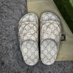 Gucci slides size 37eur woman 