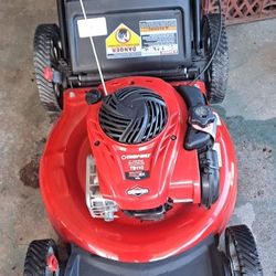 Like-New Troy-Bilt
21 in. 140cc 550ex Series Briggs & Stratton Engine 2-in-1 Gas Walk Behind Push Lawn Mower with High Rear Wheels