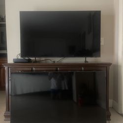 3 TVs  750 for all