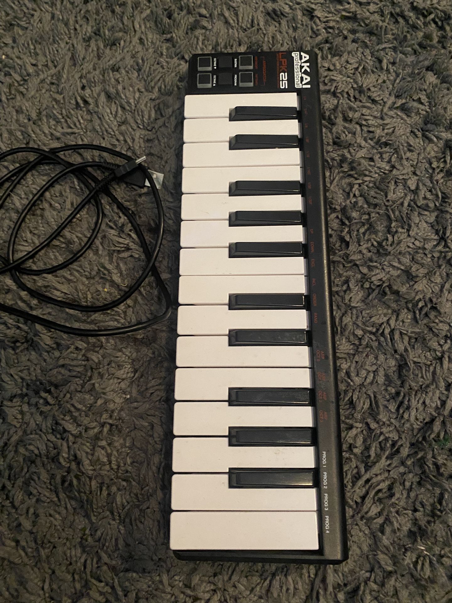 AKAI MIDI KEYBOARD